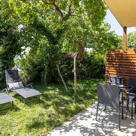Amazing In With Jacuzzi * Novi Vinodolski
