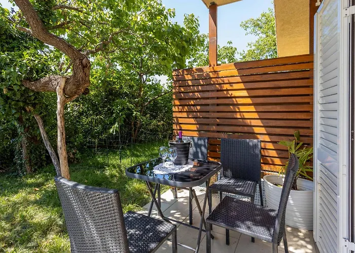 2 Bedroom In בית נופש *