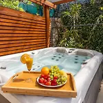 2 Bedroom In *